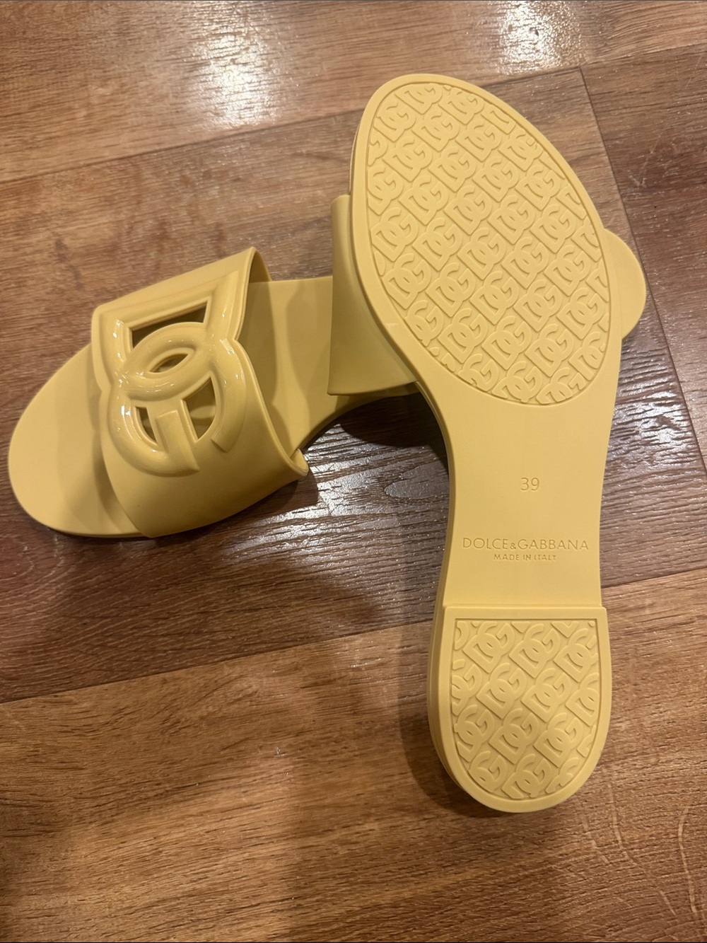size 39 dolce & Gabbana Banana Yellow Logo Slide Sandals - Picture 12 of 13